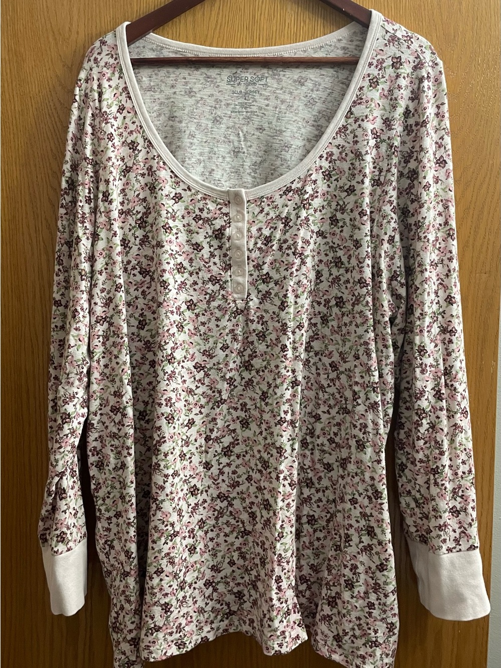 TORRID  4x Plus Size  PINK FLORAL SLUB LONG SLEEVE SCOOP NECK TOP Super Soft